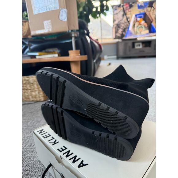 Anne Klein Women's Piera Ankle boot womens EUC in box 9.5 - Picture 6 of 6